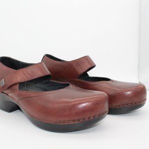 Dansko Maryjanes with Button Detail (Size 40 EU)